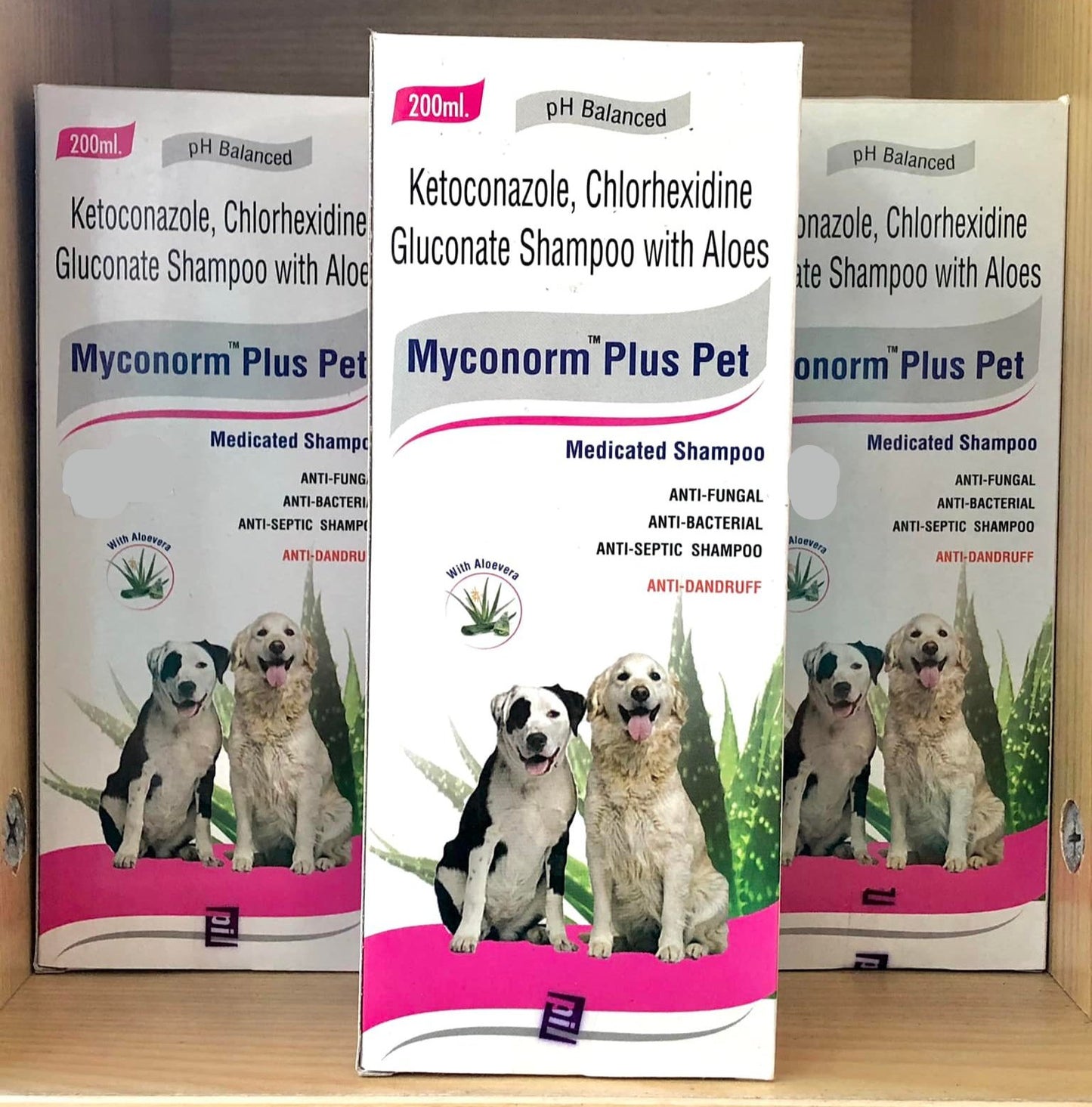 Myconorm Plus Pet Dog Shampoo, Medicated Shampoo, Anti-Fungal Anti-Bacterial Antic-Septic Anti Dandruff Shampoo for Dogs and Puppies